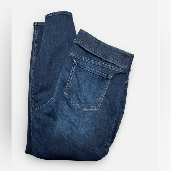 Old Navy Rockstar Skinny Jeans - Picture 2 of 3